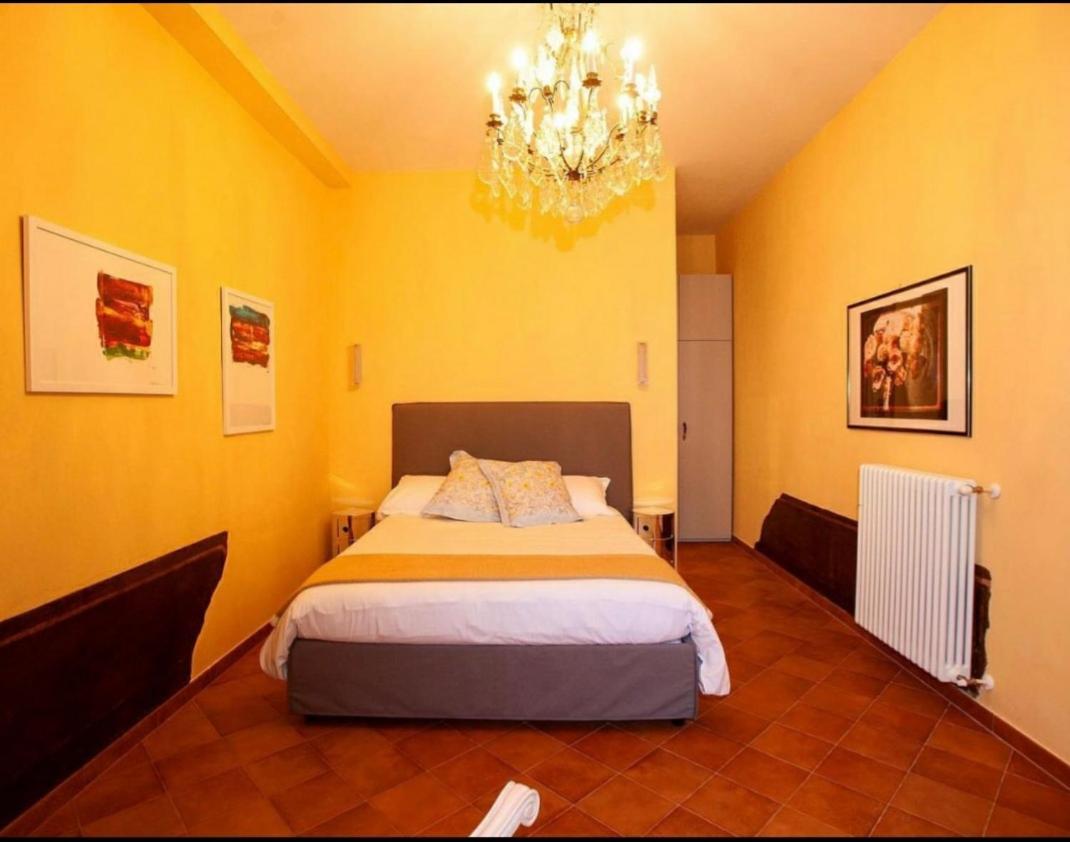 مبيت وإفطار ساليرنو Dimora Del Campo Charming House الغرفة الصورة