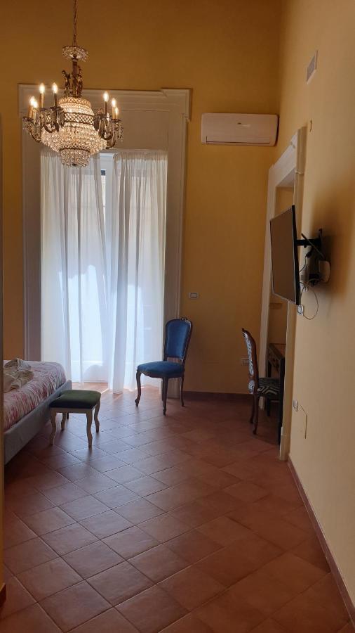 مبيت وإفطار ساليرنو Dimora Del Campo Charming House الغرفة الصورة